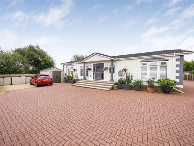 Park Home for sale in Winkfield Street, Winkfield