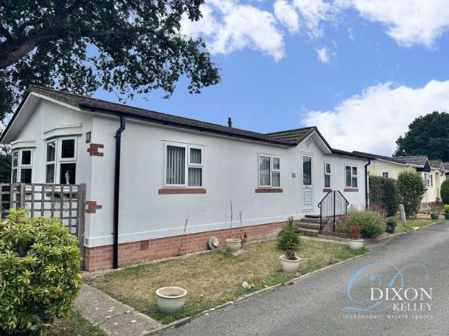Park Home for sale in West Moors, Ferndown