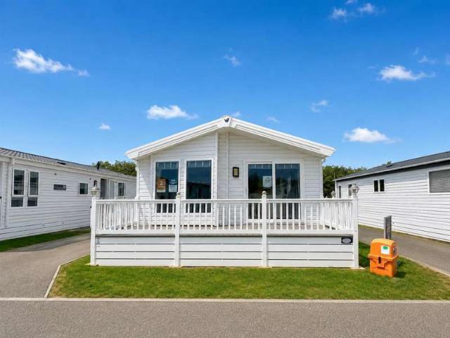 Park Home for sale in Acol, Kent
