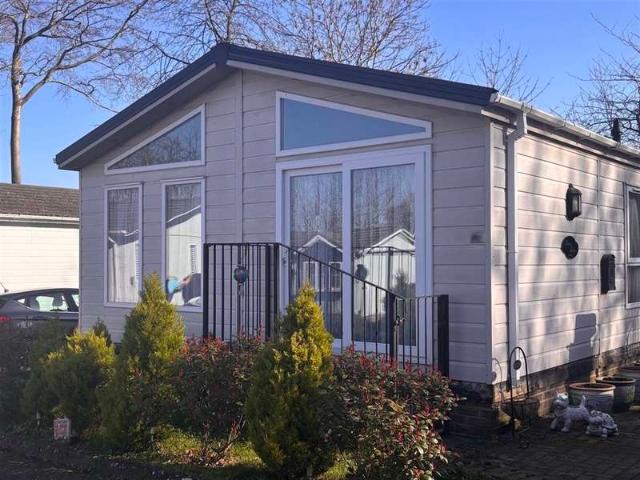 Park Home for sale in Wrotham, Bourne Vale