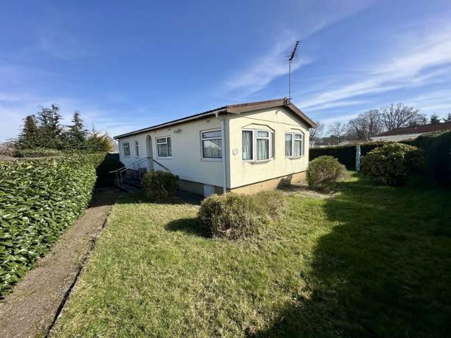 Park Home for sale in Bixley, Eastbridge