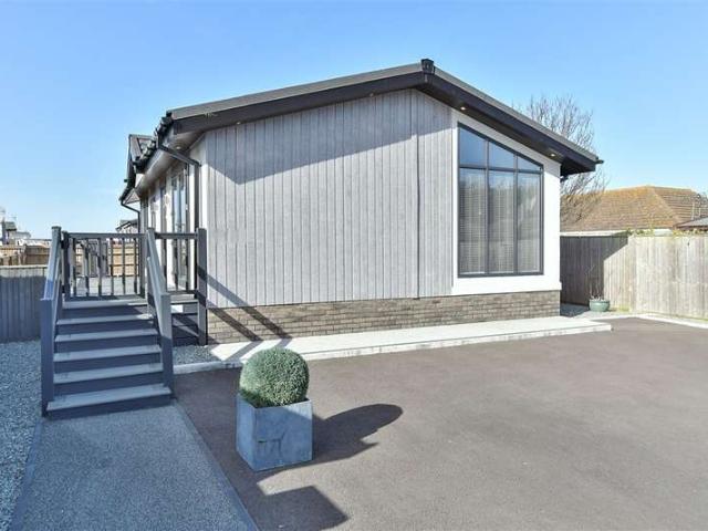 Park Home for sale in Minster-on-Sea, Oad Street