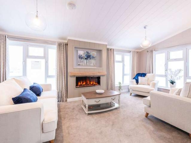 Park Home for sale in Iver, Richings Park