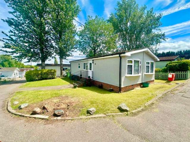 Park Home for sale in Greater London