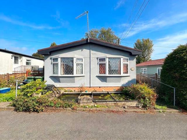 Park Home for sale in Lake View Park, Greater London