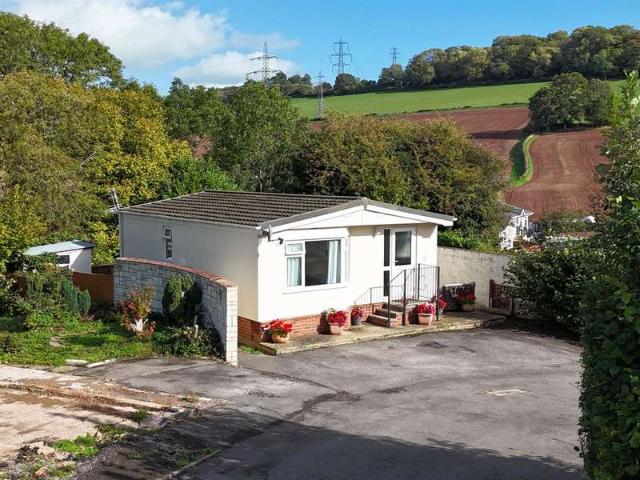 Park Home for sale in Lea, Herefordshire