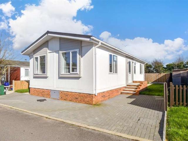 Park Home for sale in Midway, Kent
