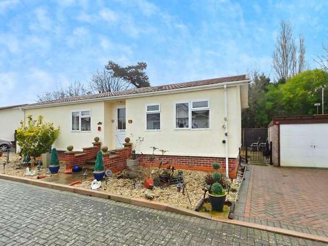 Park Home for sale in Ashby De La Launde, Lincolnshire