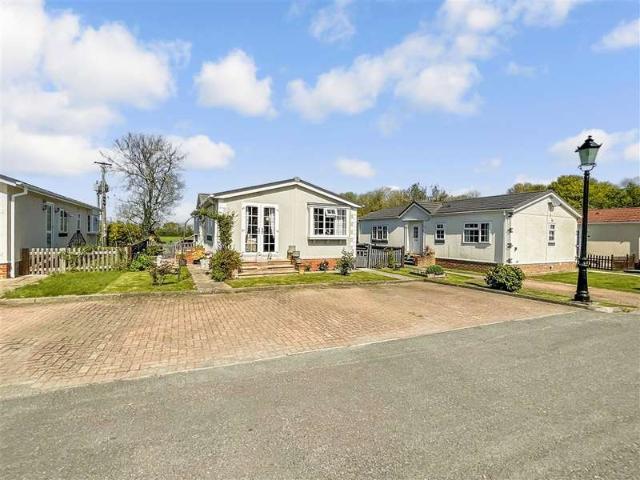 Park Home for sale in Woolage Green, The Bridge