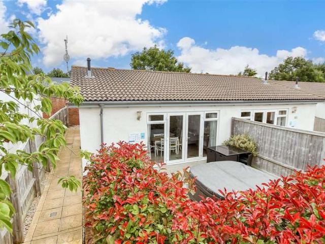 Park Home for sale in Totland, Isle Of Wight