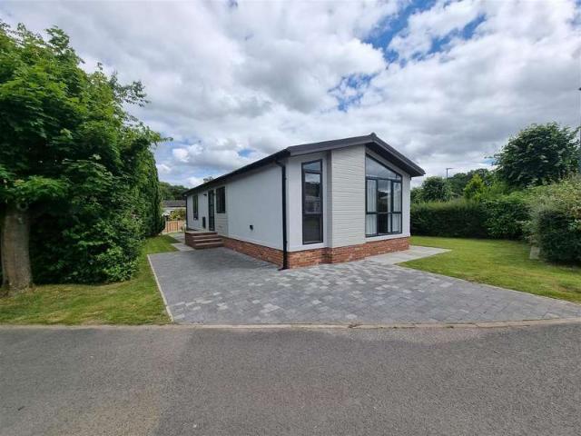 Park Home for sale in Solihull, Forshaw Heath