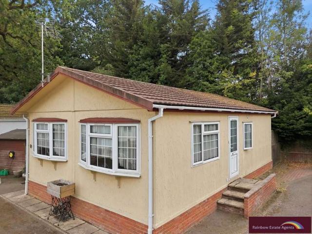 Park Home for sale in Greater London
