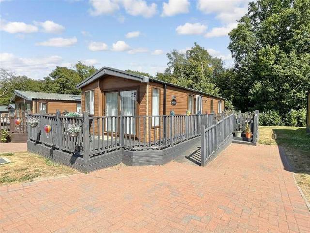 Park Home for sale in Stansted, Bourne Vale