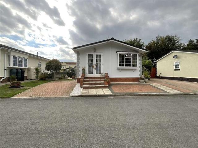 Park Home for sale in Woolage Green, The Bridge