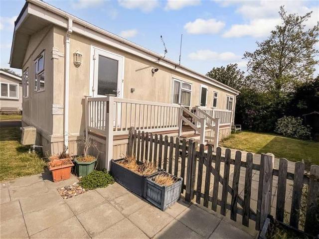 Park Home for sale in Lydden, Thanet