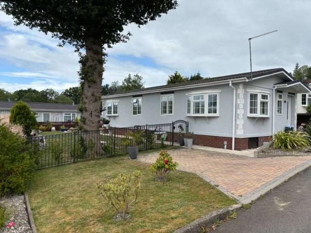 Park Home for sale in Chorley, Stottesdon