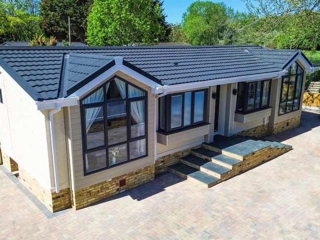 Park Home for sale in Bray