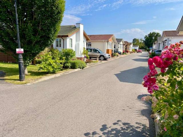 Park Home for sale in Acaster Malbis, York
