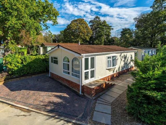 Park Home for sale in Ashby De La Launde, Lincolnshire