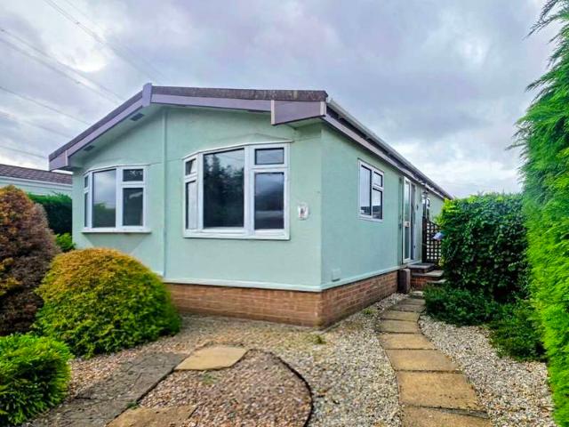 Park Home for sale in Wildwood Park, Cotswold