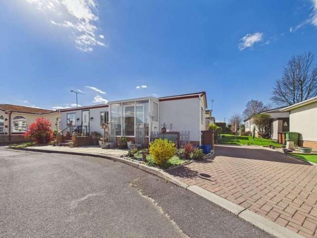 Park Home for sale in Darrington, West Yorkshire