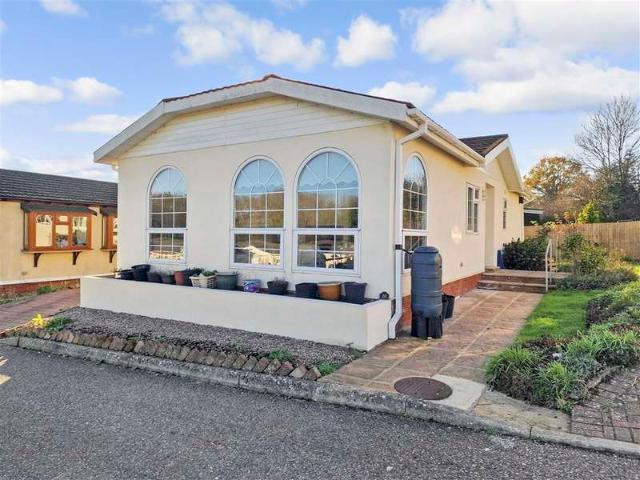Park Home for sale in The Butts, Kent