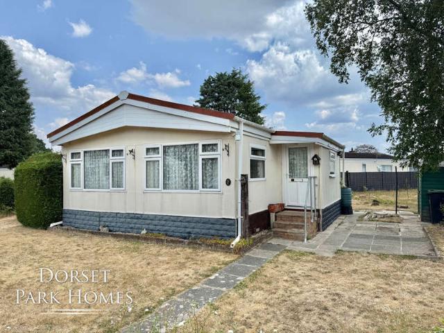 Park Home for sale in West Moors, Ferndown