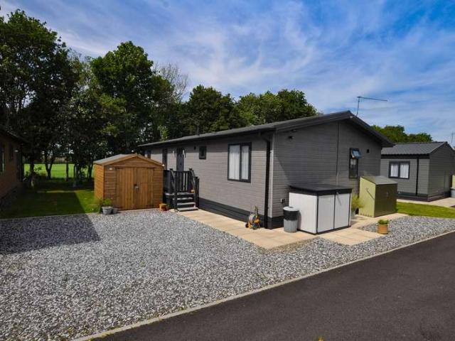 Park Home for sale in Oakley, Merley