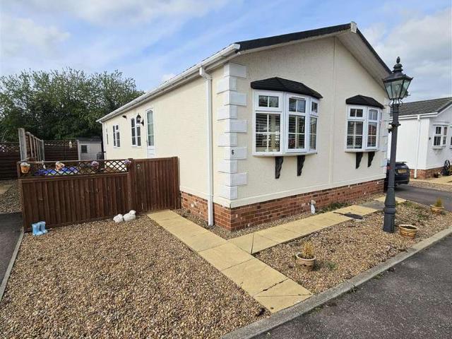 Park Home for sale in Tuxford, Bassetlaw