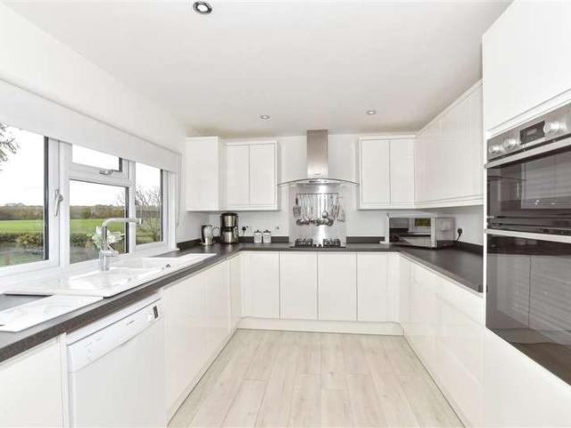 Park Home for sale in Bossingham, Canterbury