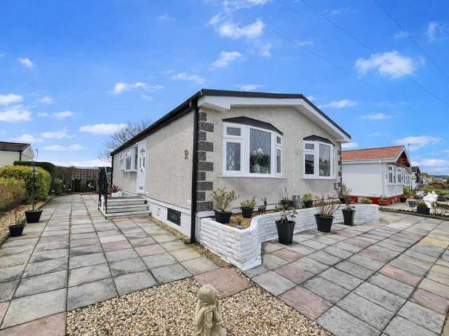 Park Home for sale in Peel Hill, Lancashire