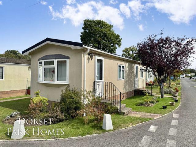 Park Home for sale in Tricketts Cross, Ferndown