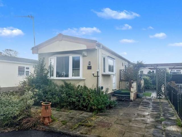 Park Home for sale in Peel Hill, Lancashire