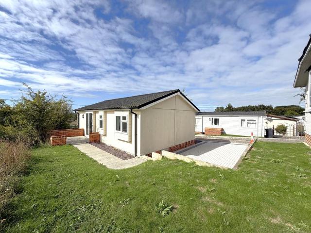Park Home for rent in Charing, Ashford