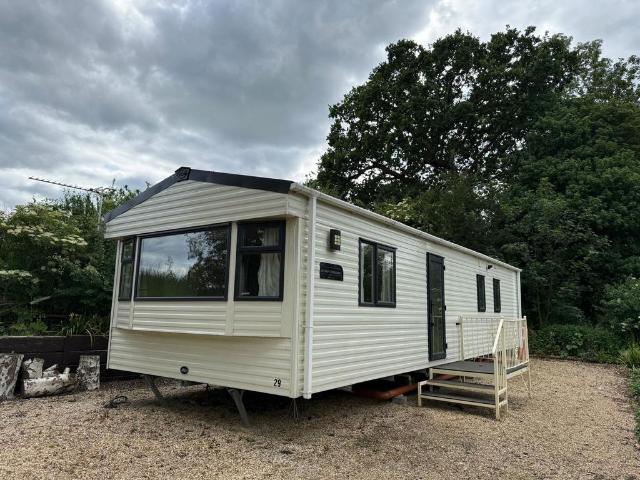 Park Home for rent in Bedford