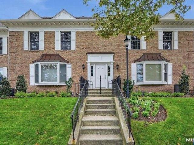 Condo for sale in Park Ridge, Bergen County