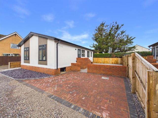 Park Home for sale in The Reddings, Golden Valley