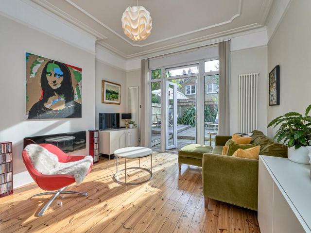 Park Home for sale in Abbeville Village, Greater London