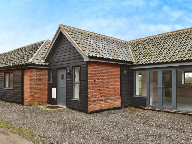 Park Home for rent in Chelmondiston, Suffolk
