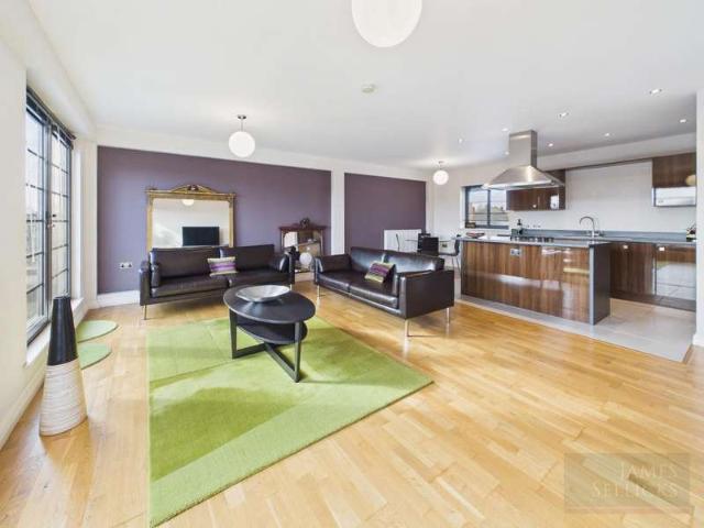 Apartment for sale in Knighton, Old Wharf
