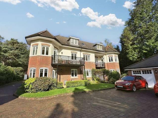 Apartment for sale in Parley Cross, West Parley
