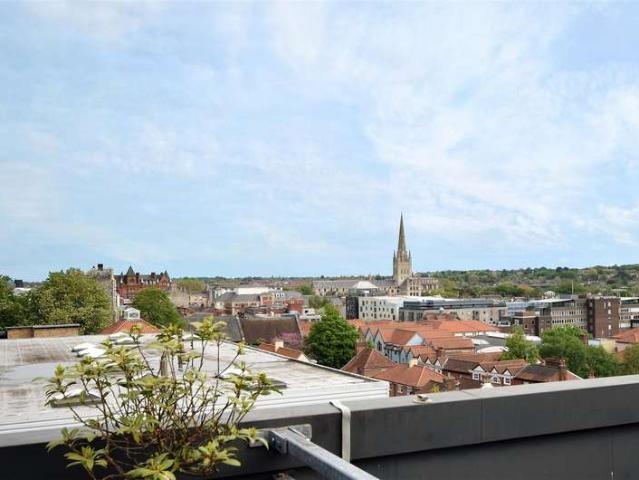 Apartment for sale in Lakenham, East Bank
