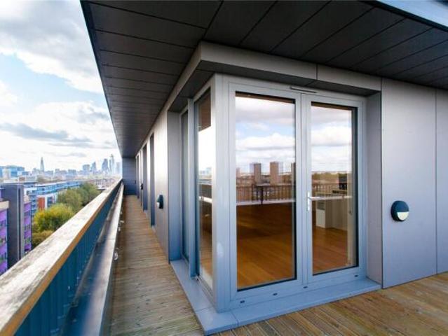 Apartment for rent in Cat Hill, England