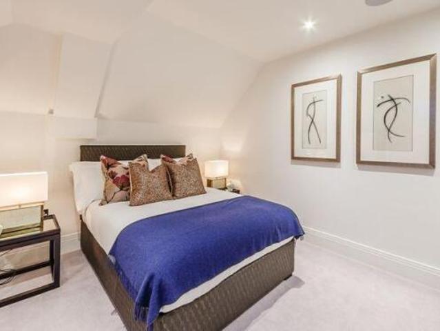 Apartment for rent in Cat Hill, England