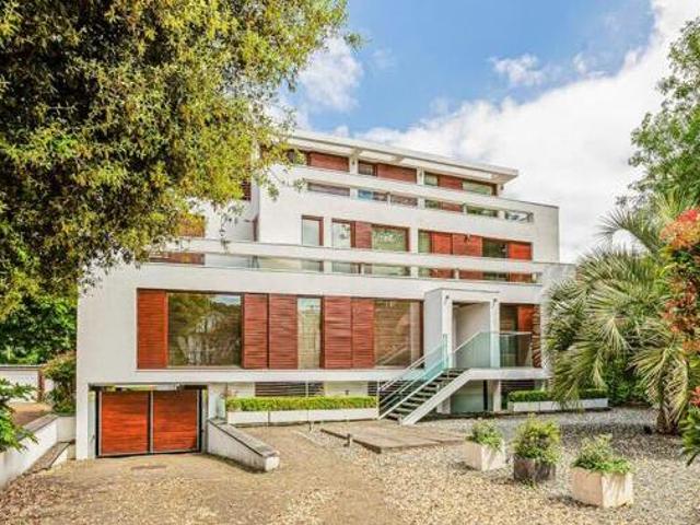 House for sale in Twickenham, Greater London