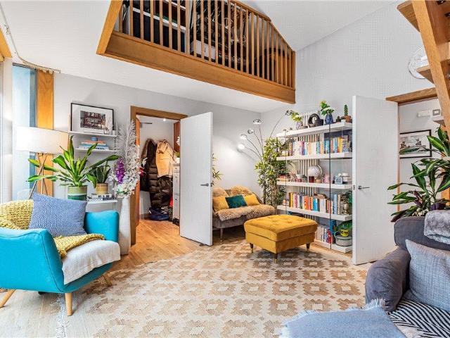 Flat for sale in Old Kent Road, Greater London