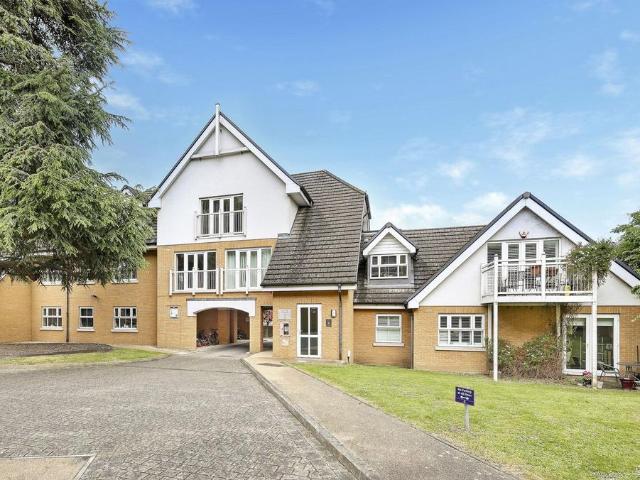 Flat for sale in Epping, Essex