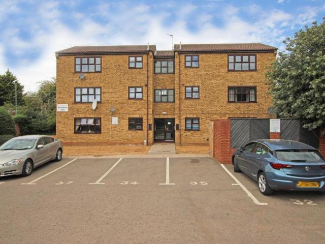 Flat for sale in Kettering
