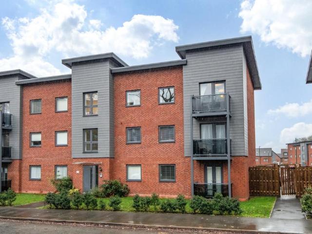 Flat for sale in Shirley, West Midlands