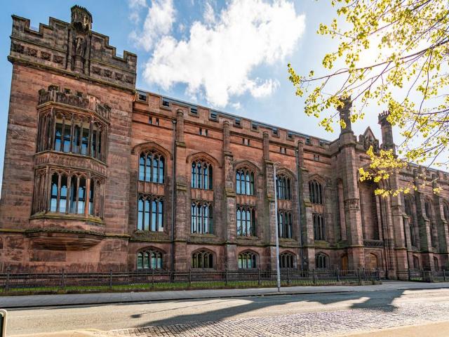 Flat for sale in Islington, Calderstones